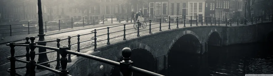Misty Morning in Amsterdam - free architecture wallpaper 3840×1080