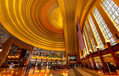 Grand Central Terminal Main Concourse with Golden Ceiling - free city & urban wallpaper 2048×1312