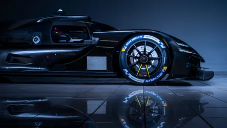 Genesis GMR-001 Hypercar Racing Machine - free cars & vehicles wallpaper 3000×1691