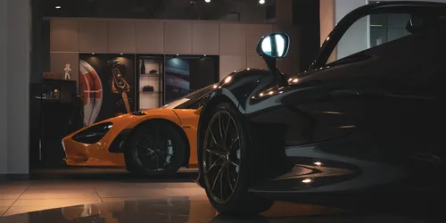 McLaren 720S Supercar Showroom Display - free wallpaper 3006×1503
