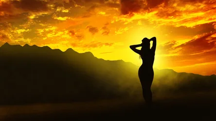 Mountains Sky Silhouette: Woman Against Golden Sunset - free wallpaper 2560×1440