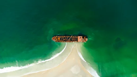 Shipwreck On The Beach Aerial View - free photography wallpaper 4000×2250