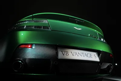 Aston Martin V8 Vantage S Rear View in Vibrant Green - free cars & vehicles wallpaper 2000×1333